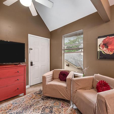 Boho-Inspired Haven With Free Park Apartment Houston Exterior photo